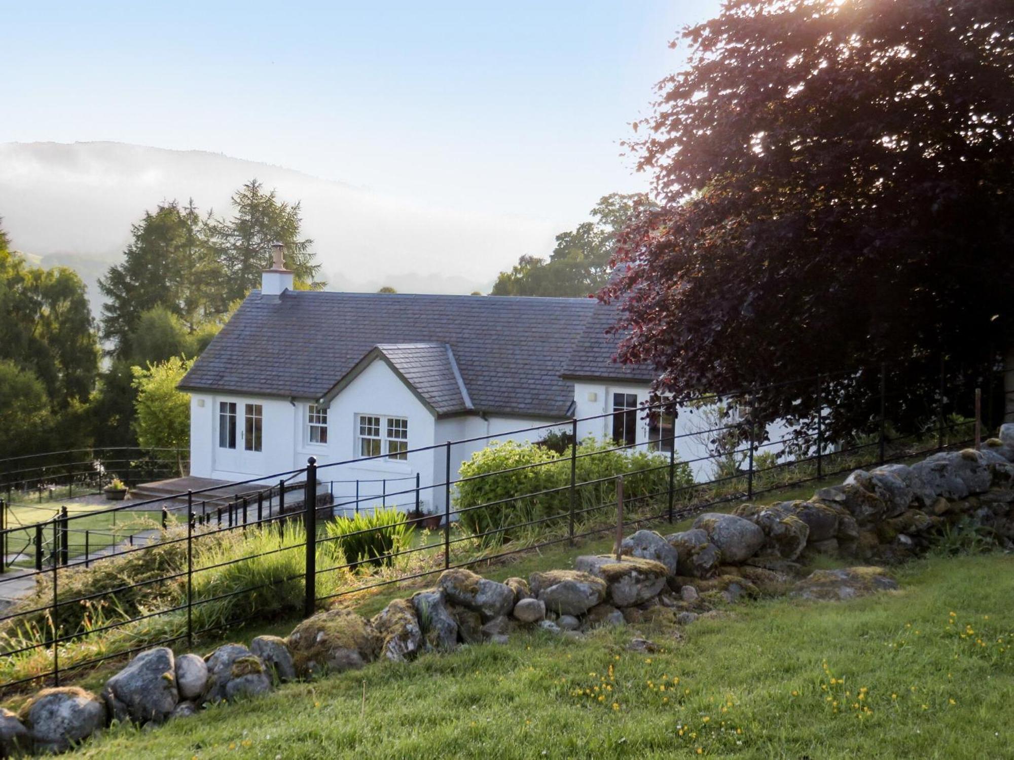 Tummel Cottage Foss Exterior photo